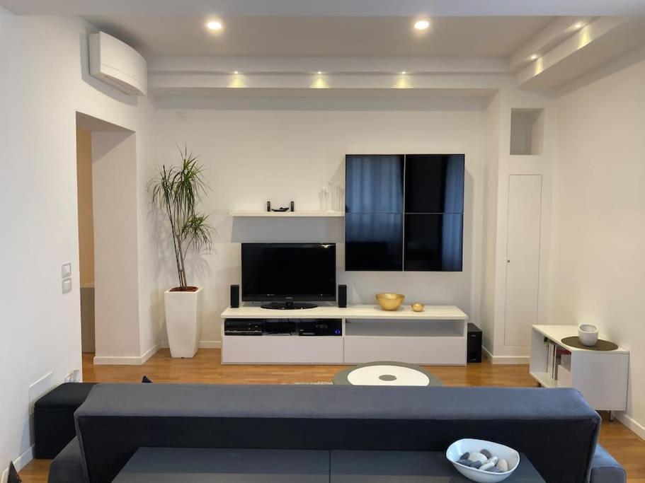Thesan Lodge, Chic & Modern Design Apartment Гросето Екстериор снимка