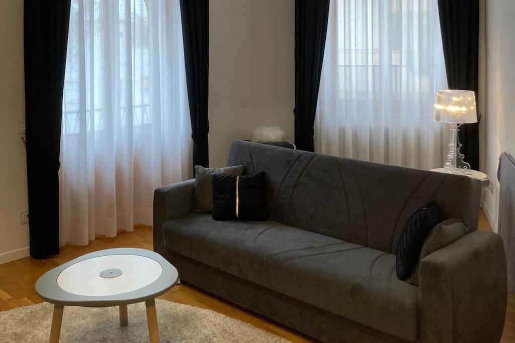 Thesan Lodge, Chic & Modern Design Apartment Гросето Екстериор снимка