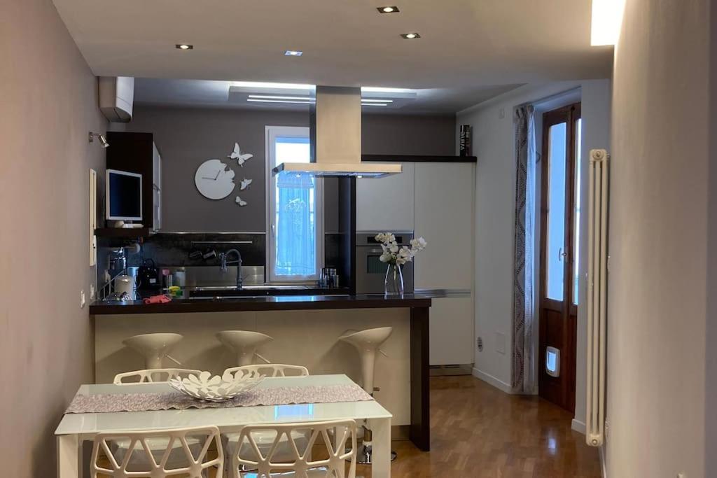 Thesan Lodge, Chic & Modern Design Apartment Гросето Екстериор снимка